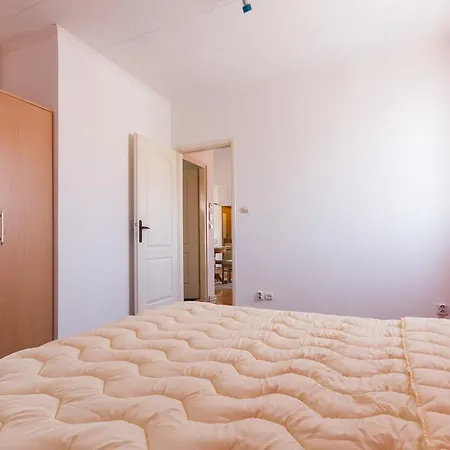 Cherry Pick Apartment