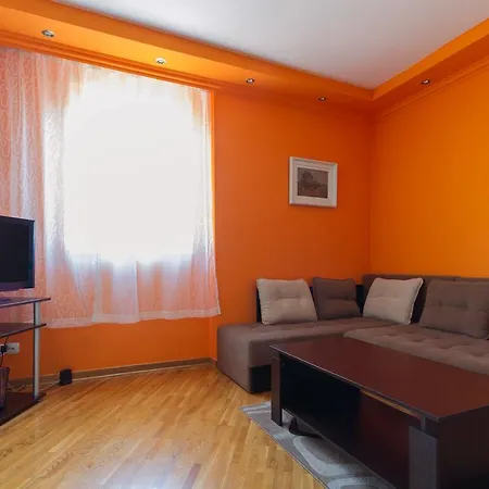 Cherry Pick Apartment *